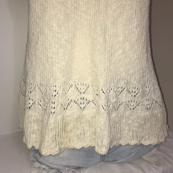 Axcess Liz Claiborne Cream V-Neck Cap Sleeve Top - Picture 5 of 7